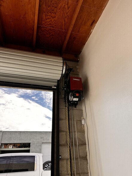 More Photos Of 2745 Sherwin Ave, Ventura Manufacturing For Sale