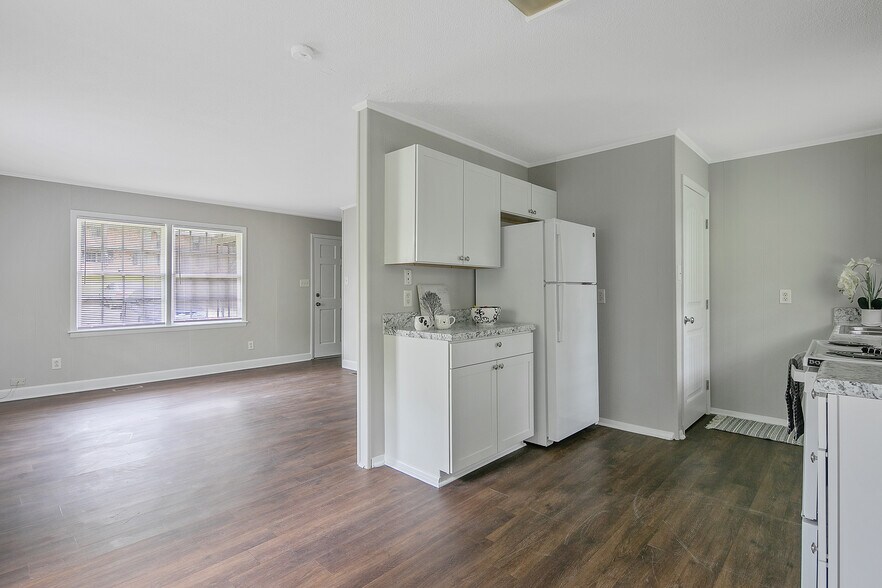 More Photos Of 817 Ridge Rd, Fayetteville Apartments For Sale