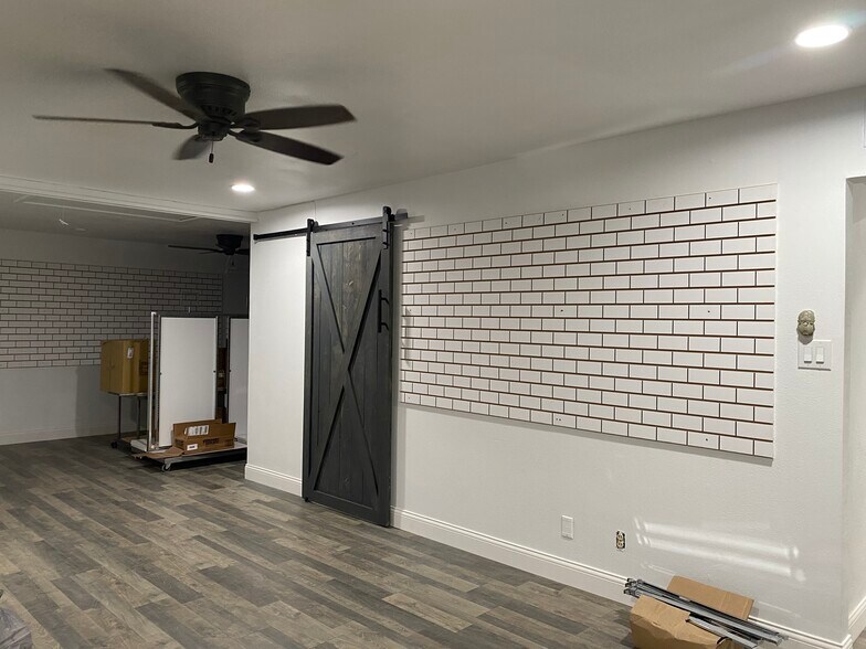 More Photos Of 2404 Oakwood Dr, Odessa Storefront For Sale