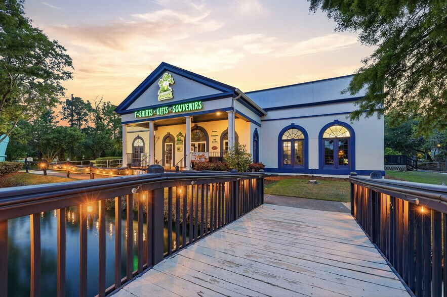 More Photos Of 14319 Ocean Hwy, Pawleys Island General Retail For Sale