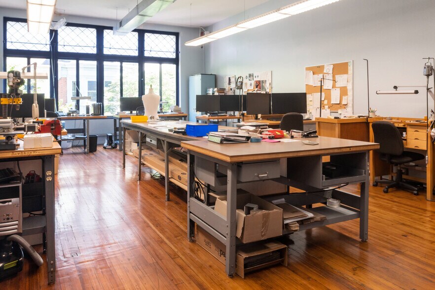 More Photos Of 1118 Walnut St, Philadelphia Storefront Retail Office For Sale