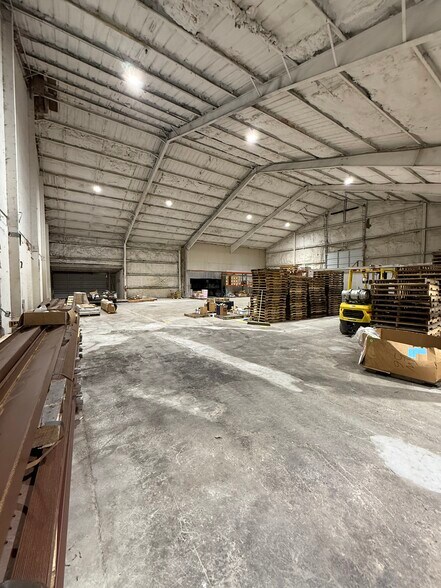 More Photos Of 10060 Highway 178, Olive Branch Warehouse For Lease