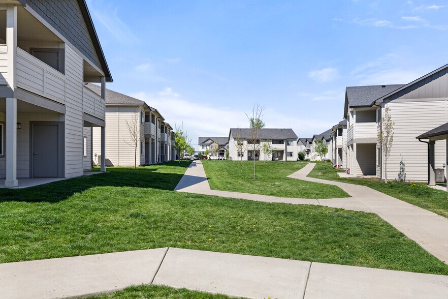 More Photos Of 10890 Blue River Ln, Nampa Apartments For Sale