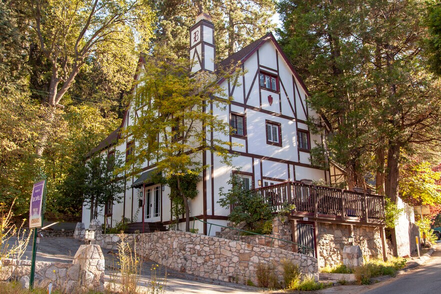 More Photos Of 815 Arrowhead Villa Dr, Crest Hotel For Sale