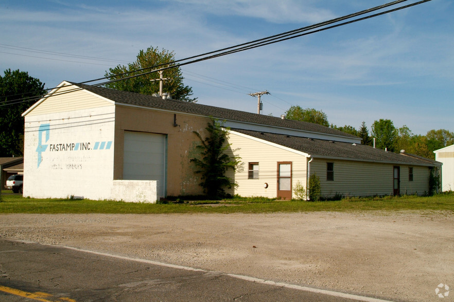 Primary Photo Of 2918 Goodells Rd, Wales Township Warehouse For Sale