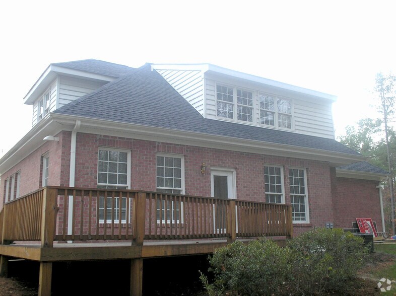 More Photos Of 368 McLaws Cir, Williamsburg Office For Lease