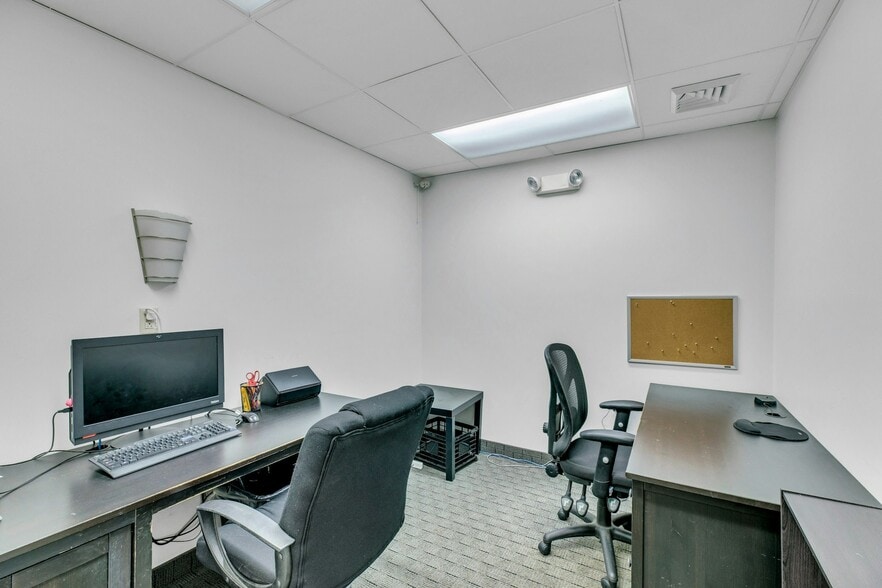 More Photos Of 139 Plandome Rd, Manhasset Medical For Sale