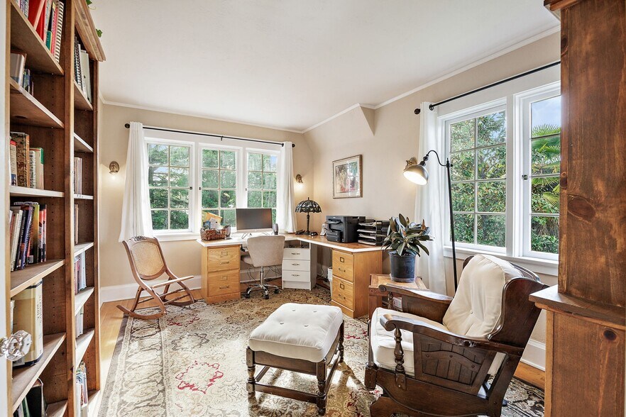 More Photos Of 2336 Table Rock Rd, Medford Freestanding For Sale