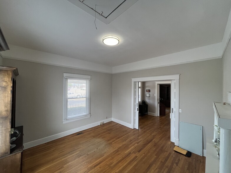 More Photos Of 1007 Pendleton St, Greenville Office For Sale