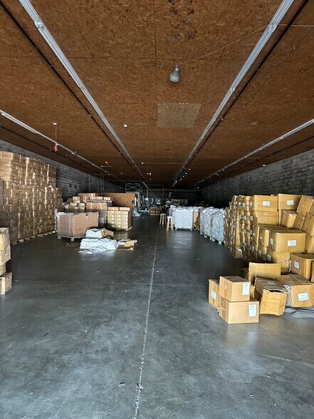 More Photos Of 131 S Varnell Rd, Tunnel Hill Distribution For Sale