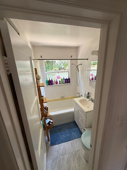 More Photos Of 440-446 Bonair St, La Jolla Apartments For Sale