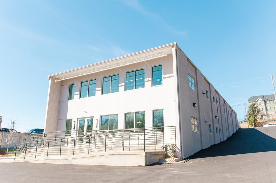 More Photos Of 832 Wade Hampton, Greenville Office For Lease