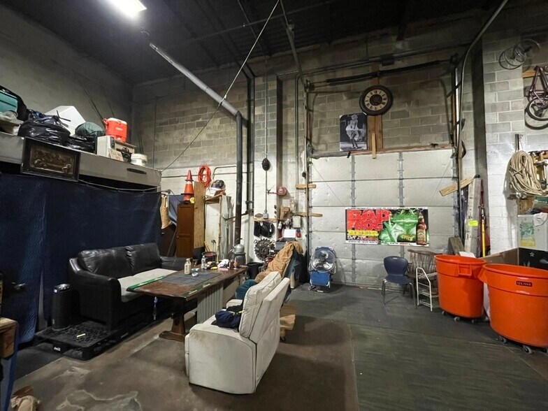 More Photos Of 85-87 James St, East Hartford Flex For Sale
