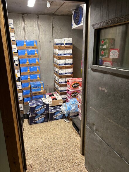 More Photos Of 1704 E Hwy 70, Kingston Bar For Sale