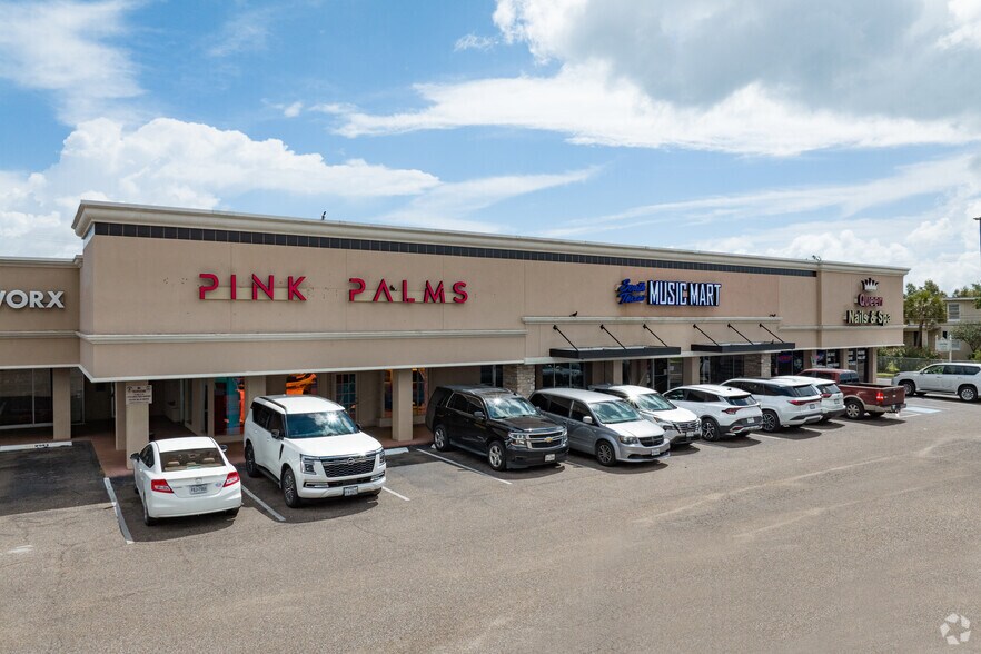 More Photos Of 4200-4250 S Alameda St, Corpus Christi Storefront For Lease