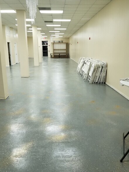 More Photos Of 6972 Main St, Lithonia Storefront For Sale