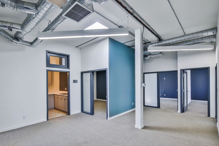 More Photos Of 2211 Corinth Ave, Los Angeles Medical For Sale