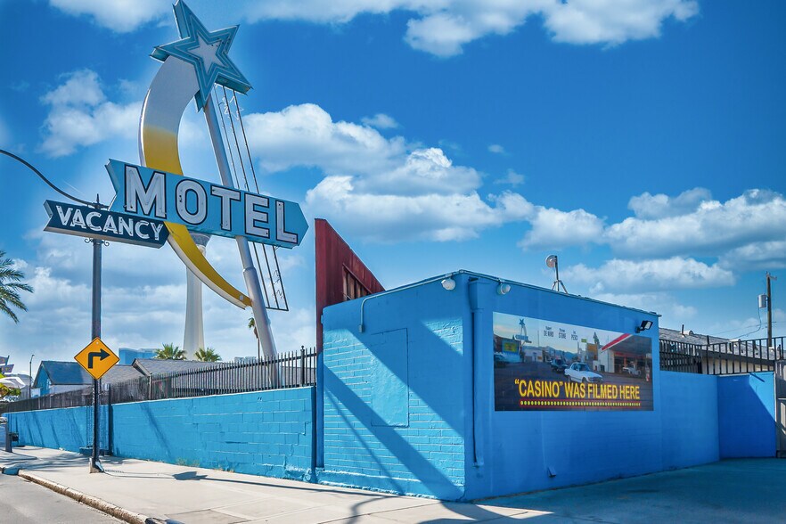 Primary Photo Of 1414-1418 S 3rd St, Las Vegas Hotel For Lease