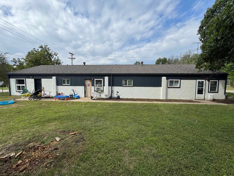 More Photos Of 908 Orange St, Baldwin City Apartments For Sale