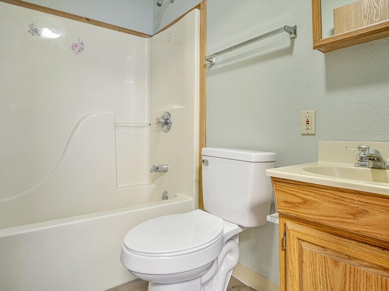 More Photos Of 200 N Main St, Dupo Specialty For Sale