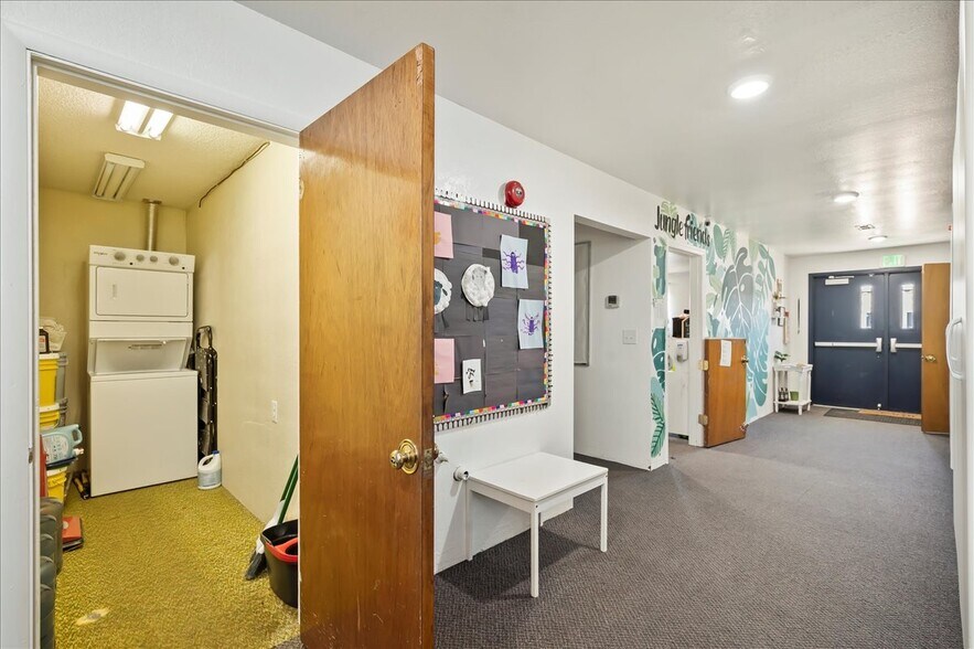 More Photos Of 522 N 9th Ave, Caldwell Daycare Center For Sale