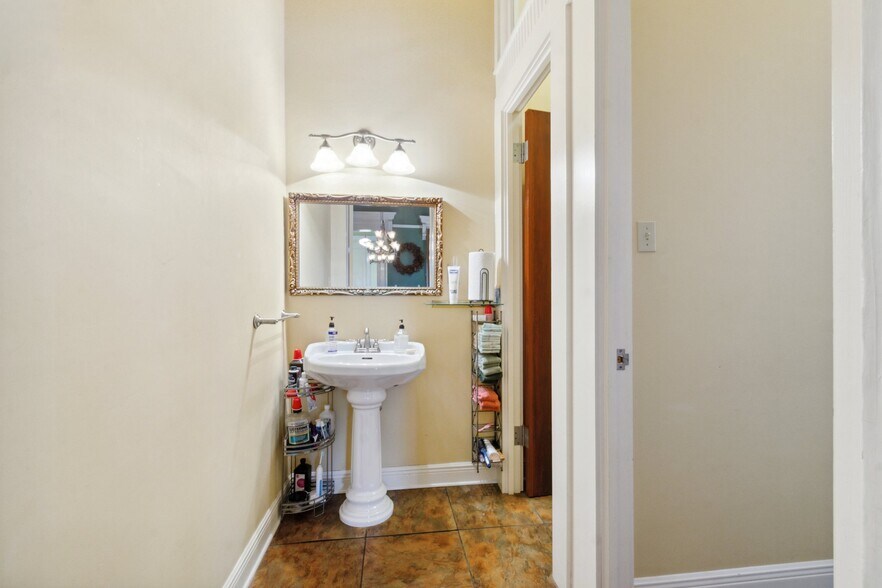 More Photos Of 1410 Jackson Ave, New Orleans Lodge Meeting Hall For Sale