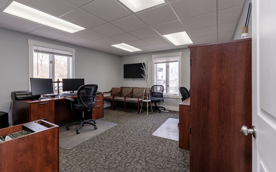 More Photos Of 8620 Algoma Ave NE, Rockford Warehouse For Sale