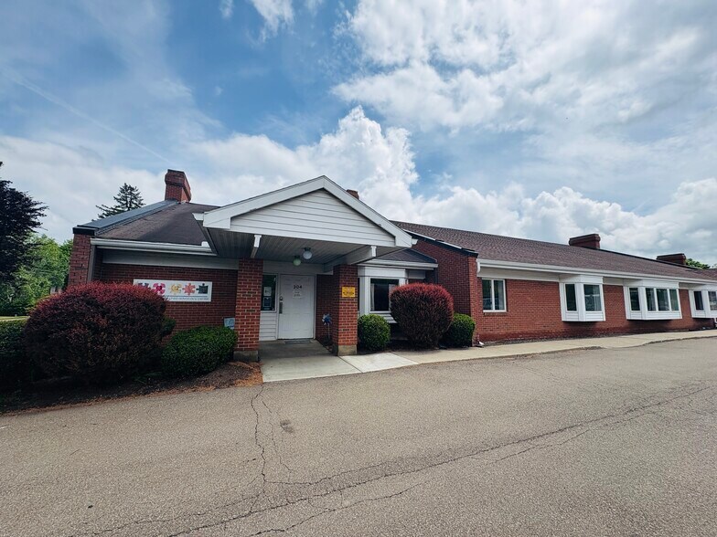 Primary Photo Of 304 Hoffman St, Elmira Office For Sale