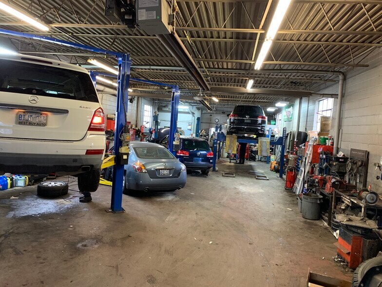 More Photos Of 7 Hansen Rd, Brampton Warehouse For Sale