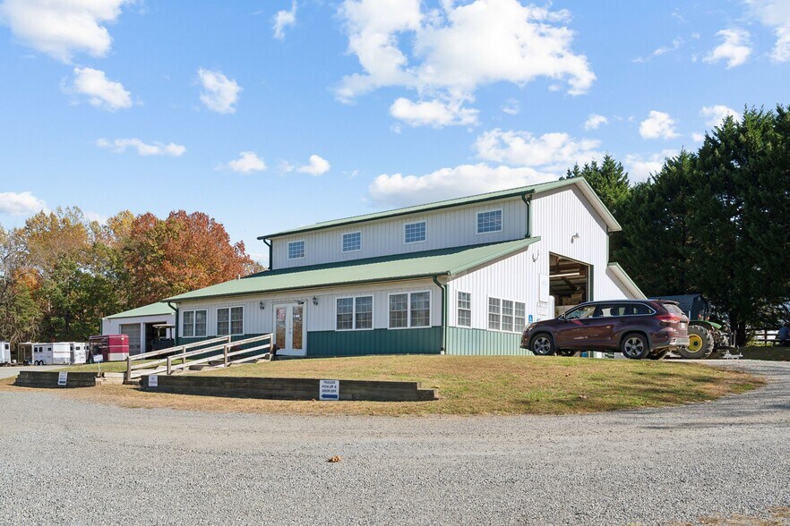 More Photos Of 9932 Seminole Trl, Ruckersville Auto Dealership For Sale