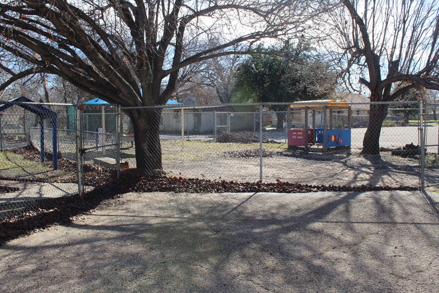 More Photos Of 1519 Circle Park Blvd, Fort Worth Religious Facility For Sale