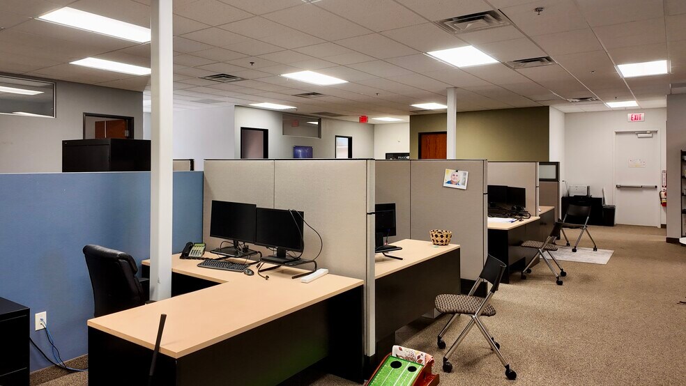 More Photos Of 5230 W Patrick Ln, Las Vegas Office For Sale