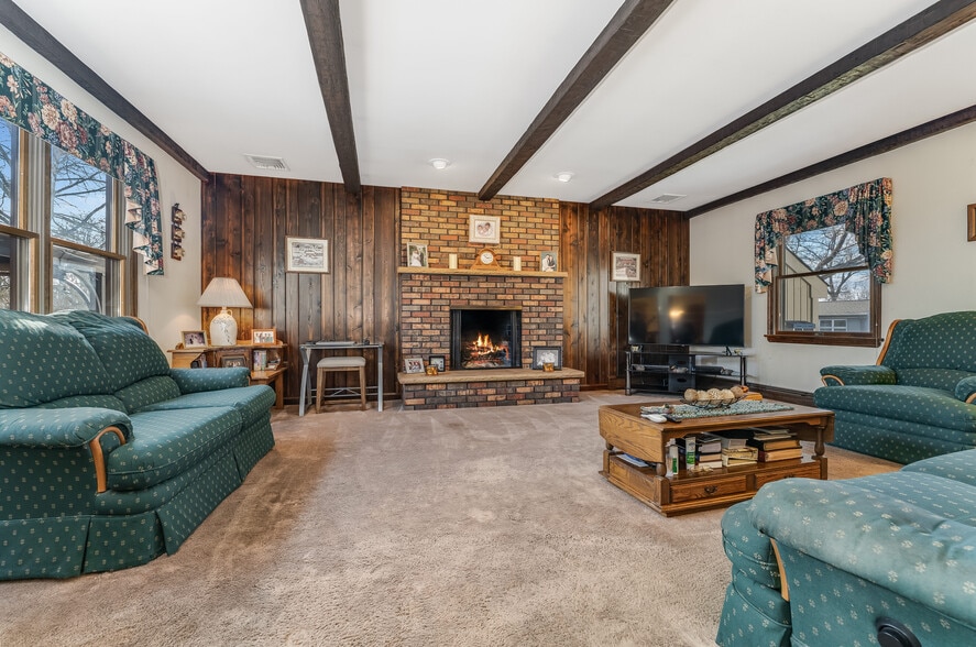 More Photos Of 5 Larison Ln, Ringoes Storefront Retail Office For Sale