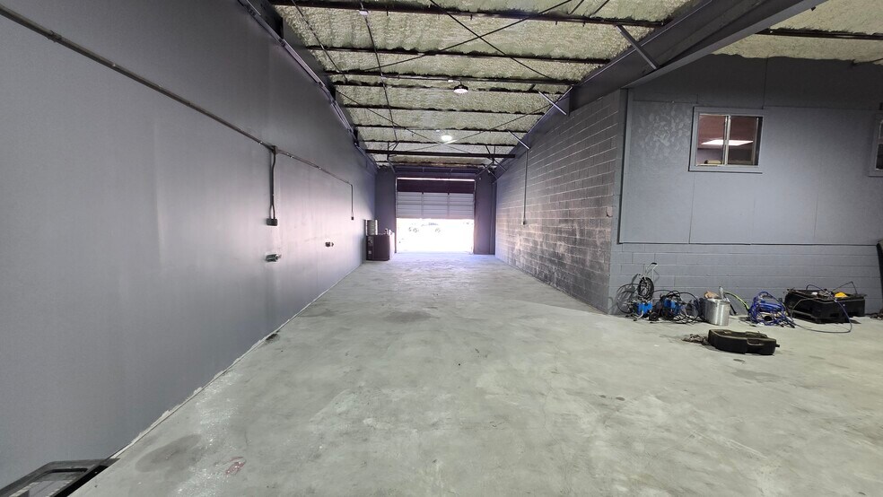 More Photos Of 1801 Decker Dr, Baytown Light Distribution For Lease