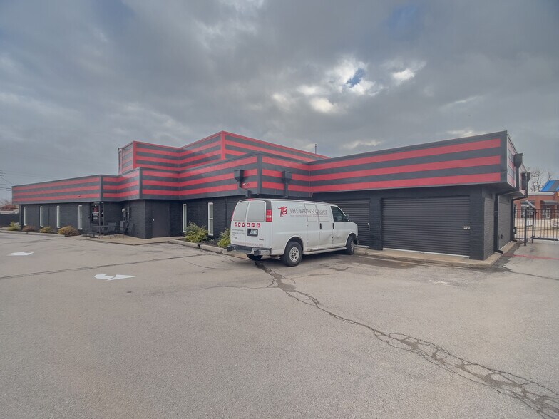 More Photos Of 6001 Nw Expressway, Oklahoma City Office For Sale