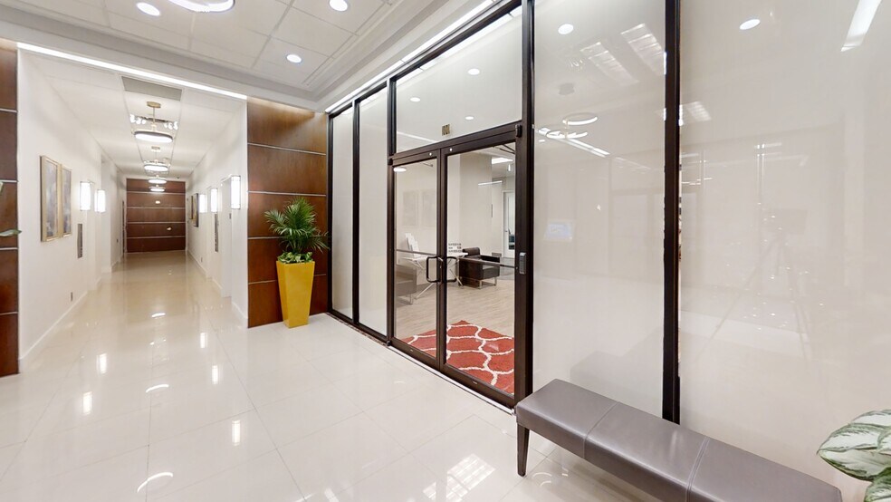 More Photos Of 4400 Pga Blvd, Palm Beach Gardens Office For Lease