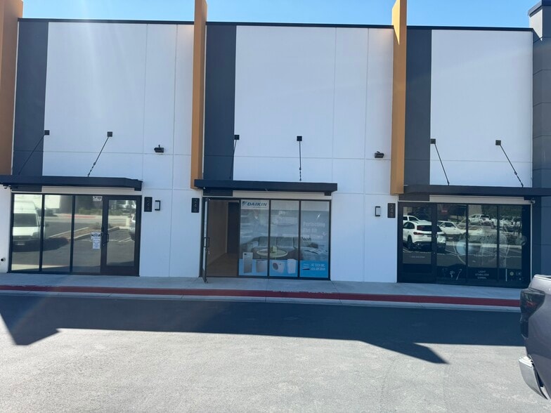 More Photos Of 238-256 W Chestnut Ave, Monrovia Warehouse For Lease
