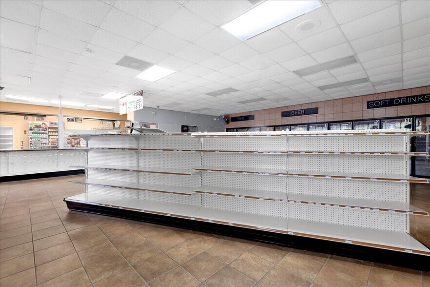 More Photos Of 4012 24th St N, Birmingham General Retail For Lease