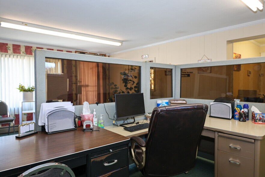 More Photos Of 1616 Blountville Blvd, Blountville Office Residential For Sale