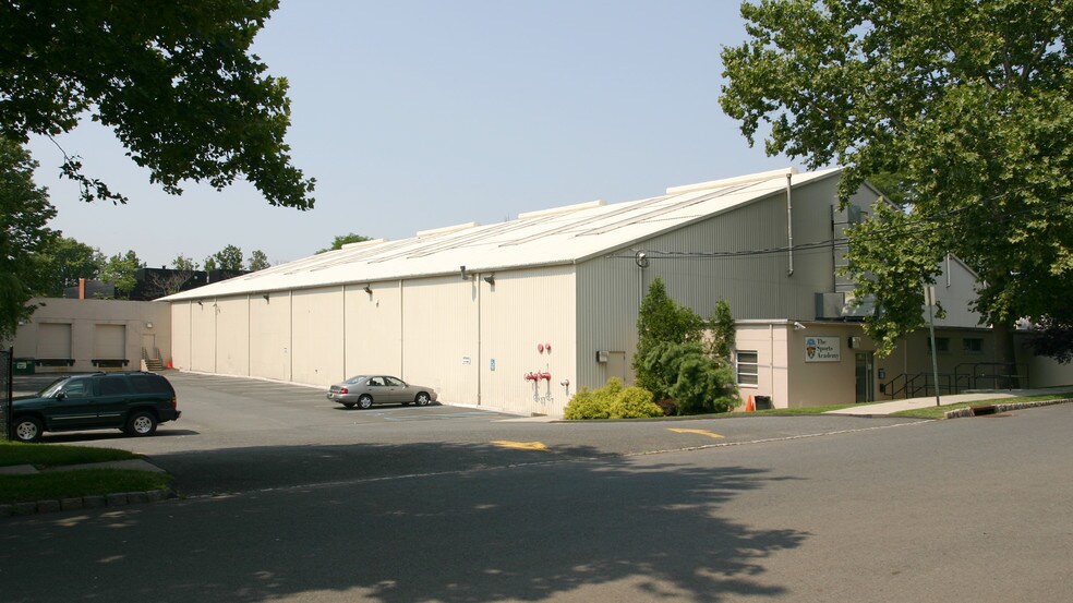Primary Photo Of 50-56 E Willow St, Millburn Warehouse For Lease