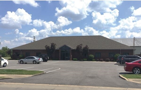 More Photos Of 1337 Park Plaza Dr, O'Fallon Office For Sale