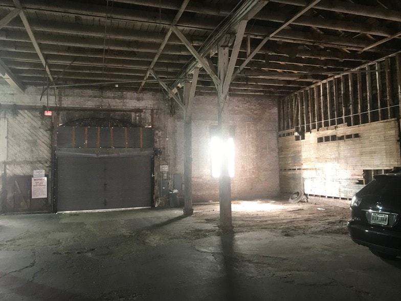 More Photos Of 851 Magazine St, New Orleans Flex For Sale