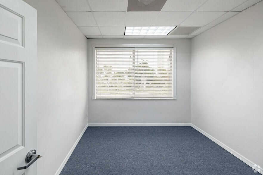 More Photos Of 2401 1st St, Fort Myers Office Residential For Sale