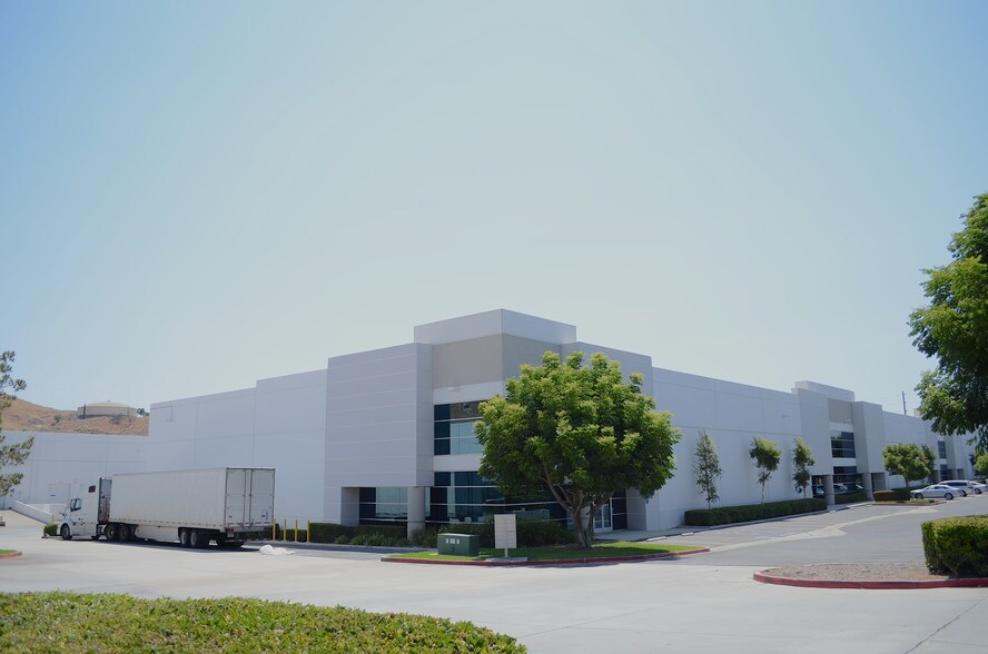 More Photos Of 880 Columbia Ave, Riverside Warehouse For Lease