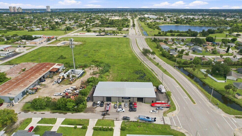 More Photos Of 3535 Dora St, Fort Myers Industrial For Sale