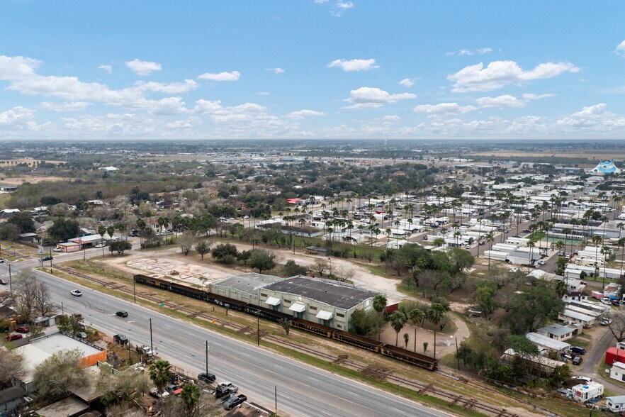 More Photos Of 101 N Val Verde Rd, Donna Warehouse For Sale