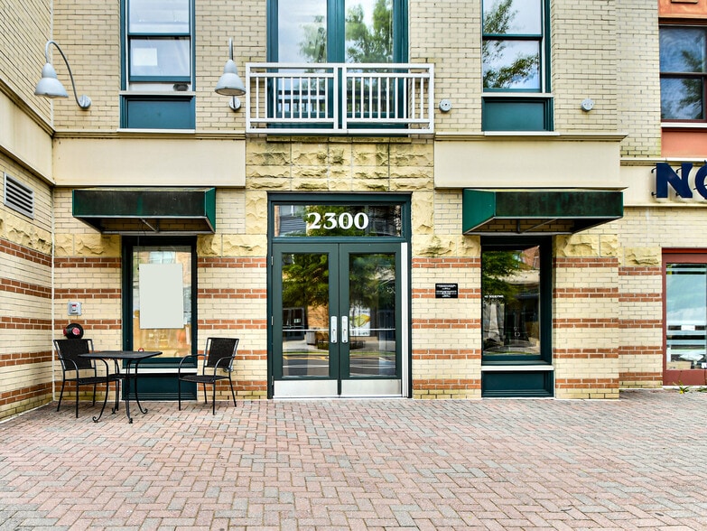 More Photos Of 2300 N Pershing Dr, Arlington Medical For Sale