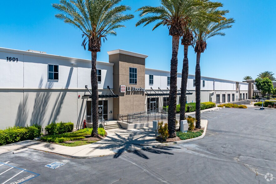 More Photos Of 1601 W Mission Blvd, Pomona Distribution For Lease