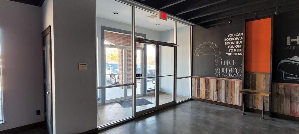 More Photos Of 2310-2320 N Highway 66, Catoosa Office For Sale