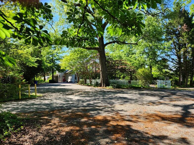 More Photos Of 4700 Erie St, College Park Office For Sale